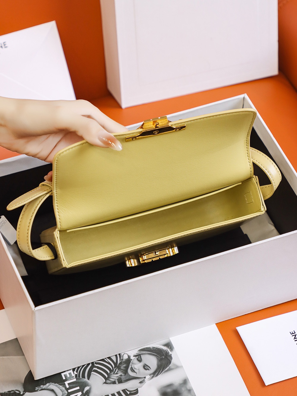 𝐂𝐞𝐥𝐢𝐧𝐞  𝐓𝐑𝐈𝐎𝐌𝐏𝐇𝐄 #194143