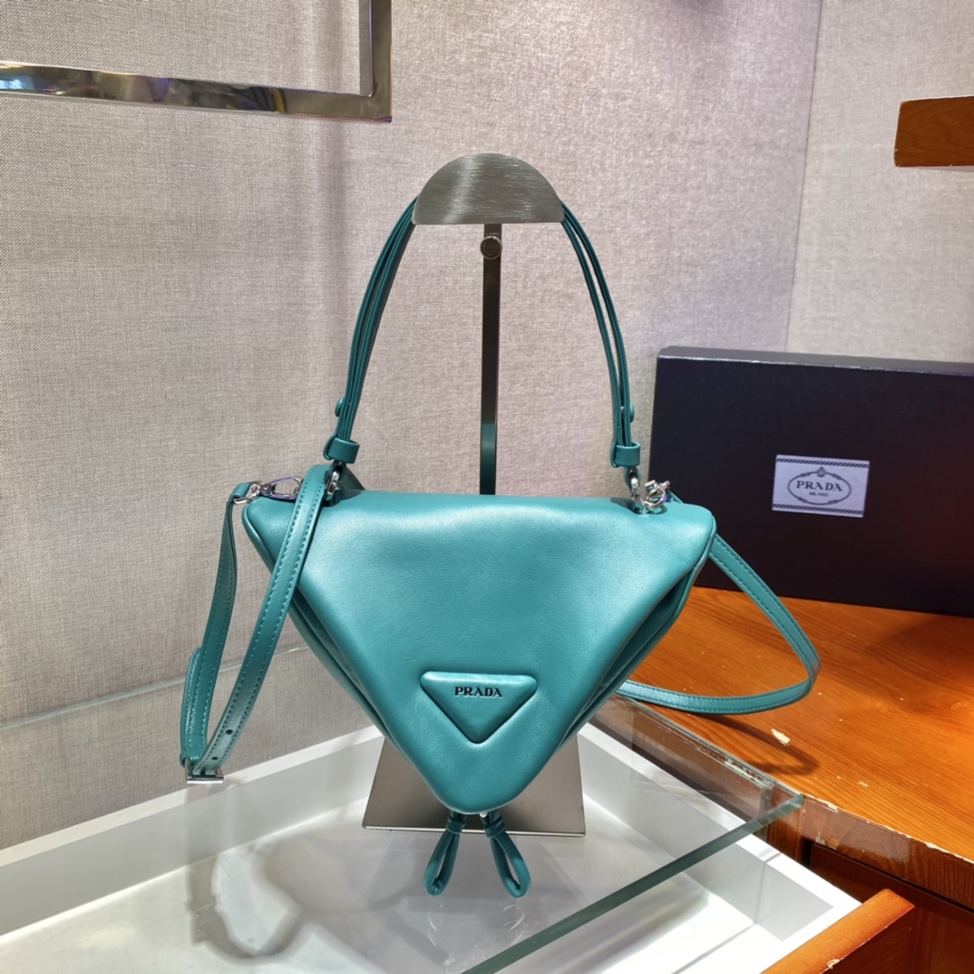 𝐏𝐑𝐀𝐃𝐀 New Women's Bag 1BA315