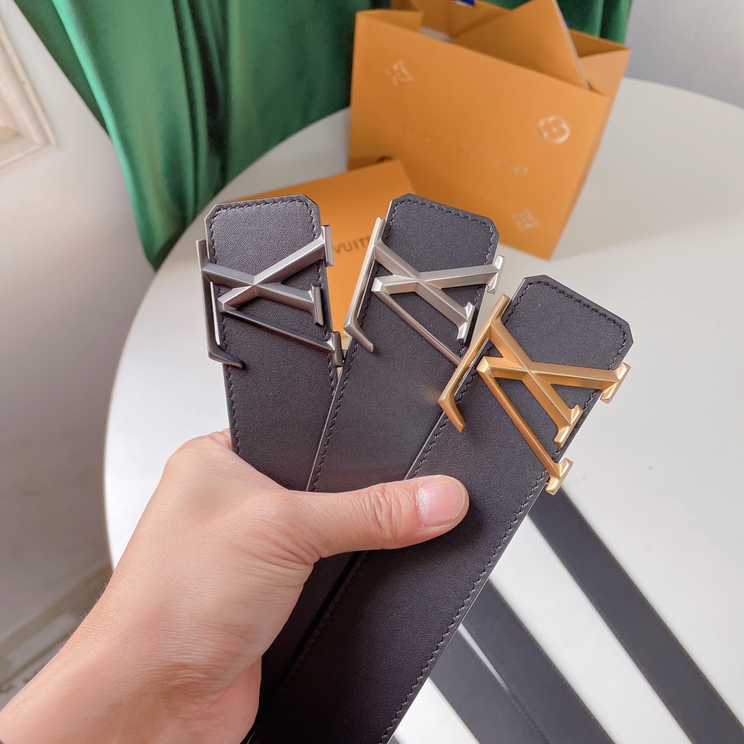 Reversible plain belt