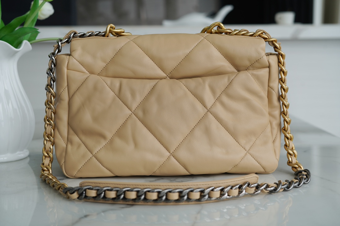 𝗖𝗛𝗔𝗡𝗘𝗟 ❶❾ 𝗕𝗔𝗚 Original lambskin series ❥ Genuine leather ❥ Medium ❥ Apricot