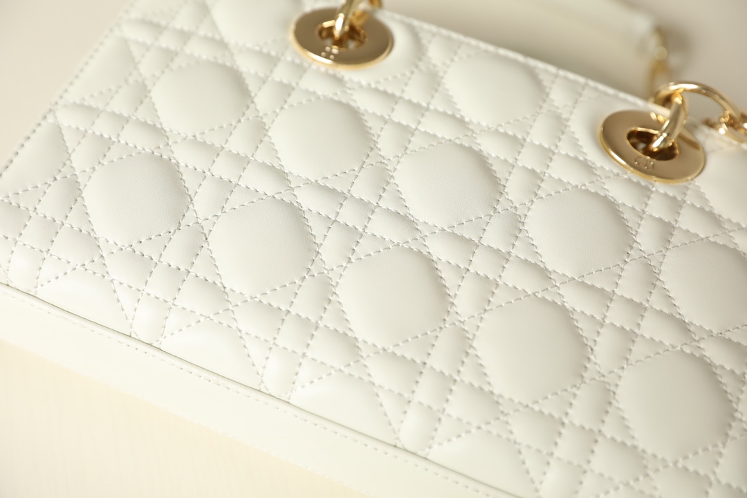 Dior Lady D-Joy is a classic style of the Goliath Bible