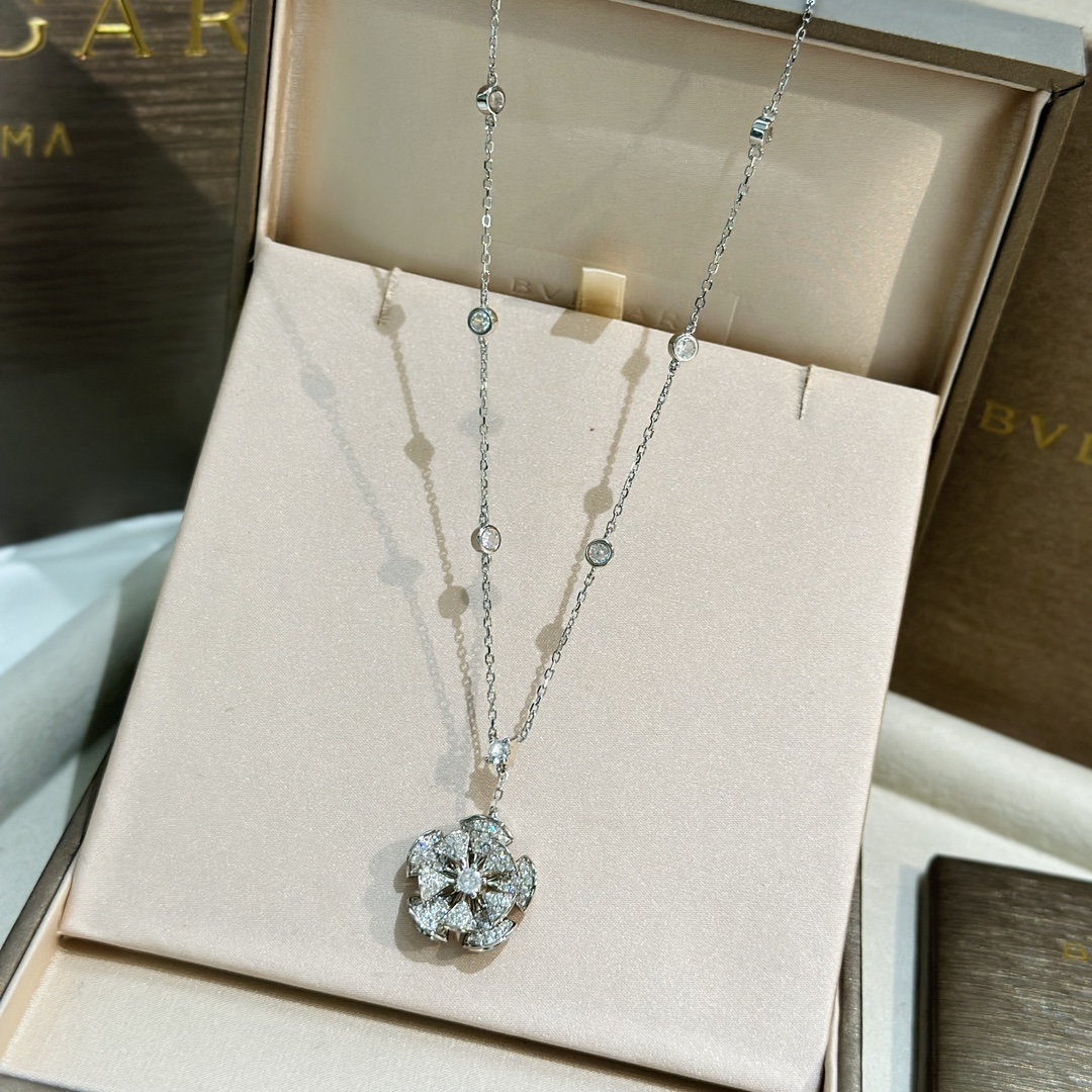 BVLGARI  necklace