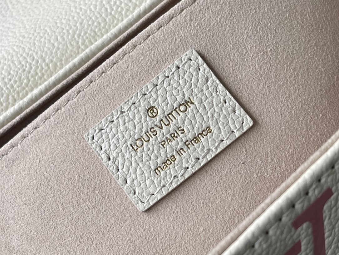 𝐋𝐎𝐔𝐈𝐒 𝐕𝐔𝐈𝐓𝐓𝐎𝐍    M46393