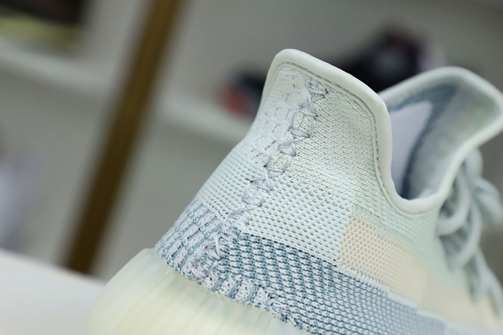 YEEZY BOOST 350 V2 CLOUD WHITE NON-REFLECTIVE