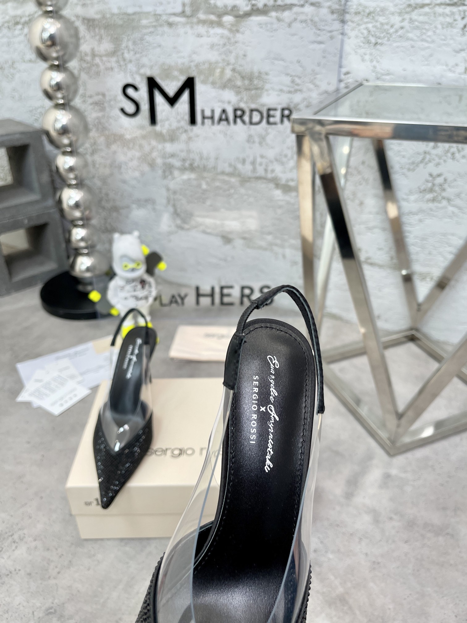 𝐒𝐞𝐫𝐠𝐢𝐨 𝐑𝐨𝐬𝐬𝐬 𝐢𝐢｜𝟐𝟎𝟐𝟑/𝐒𝐒 𝐧𝐞 𝐰 2023 new hot diamond back hollow sandals Evangelical ✘ Saijo Rossi joint model