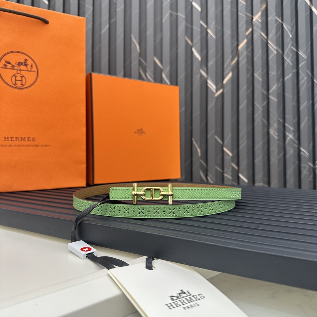 Reversible belt in Hermes Swift and perforated Epsom calfskin