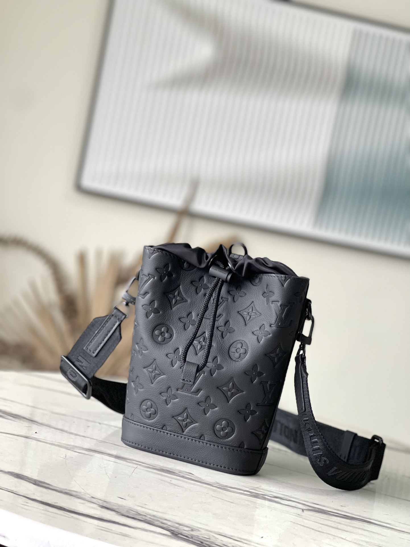𝐋𝐎𝐔𝐈𝐒 𝐕𝐔𝐈𝐓𝐓𝐎𝐍 M82248