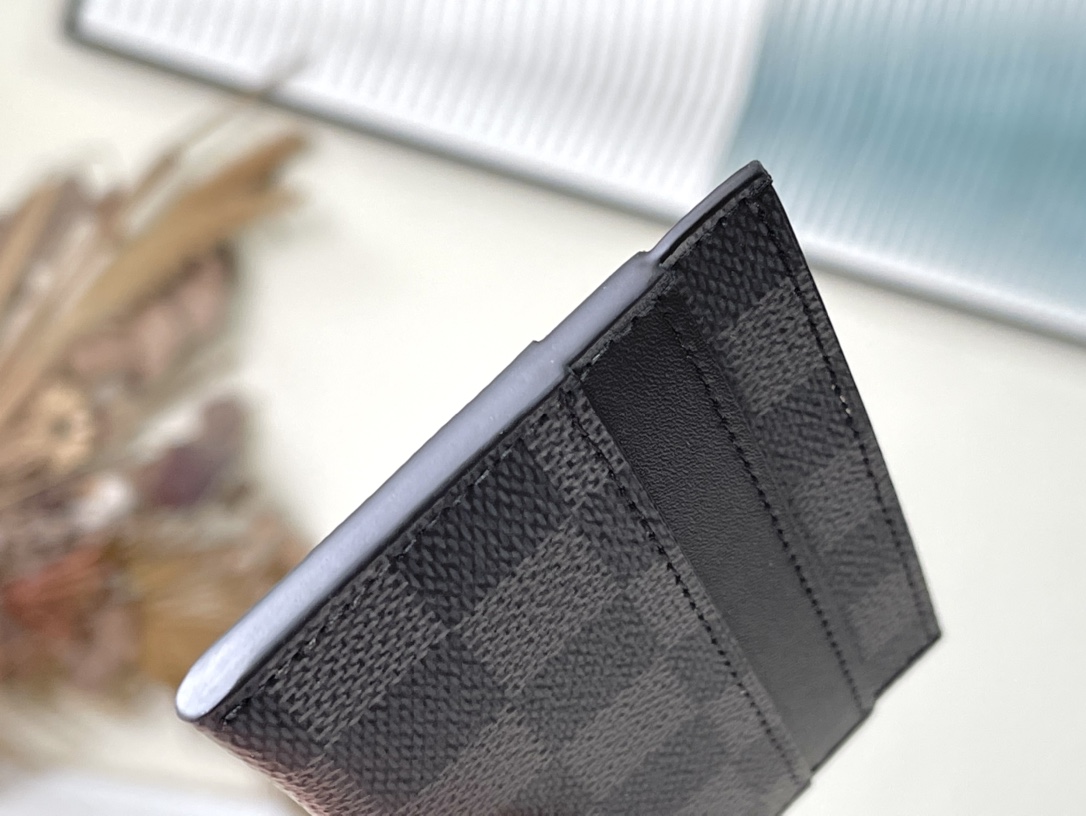 𝐋𝐎𝐔𝐈𝐒 𝐕𝐔𝐈𝐓𝐓𝐎𝐍  N62170