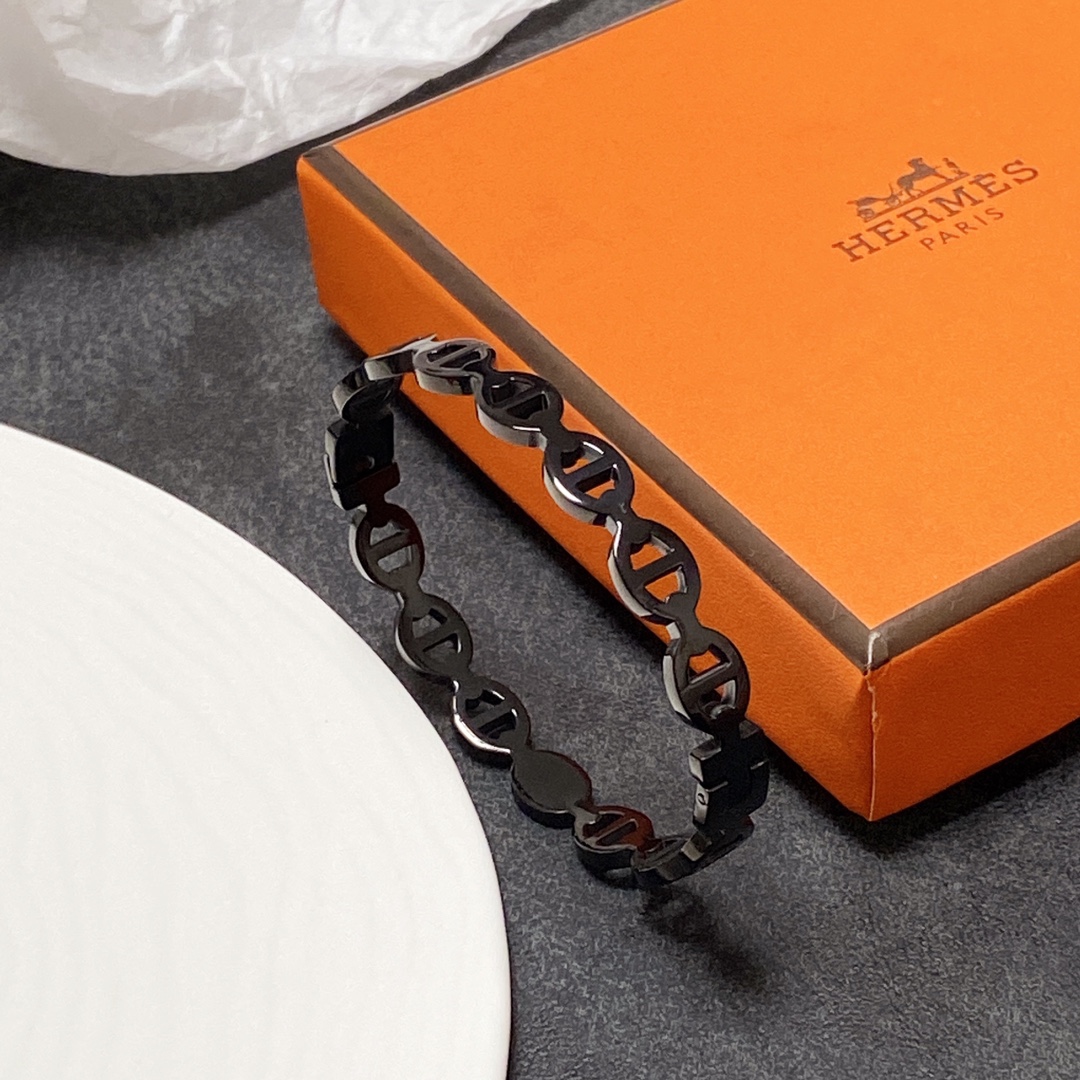 Hermes bracelet