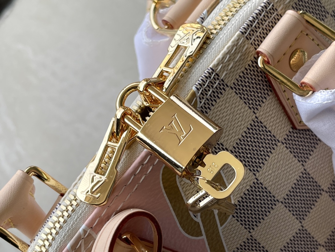 𝐋𝐎𝐔𝐈𝐒 𝐕𝐔𝐈𝐓𝐓𝐎𝐍     N40472