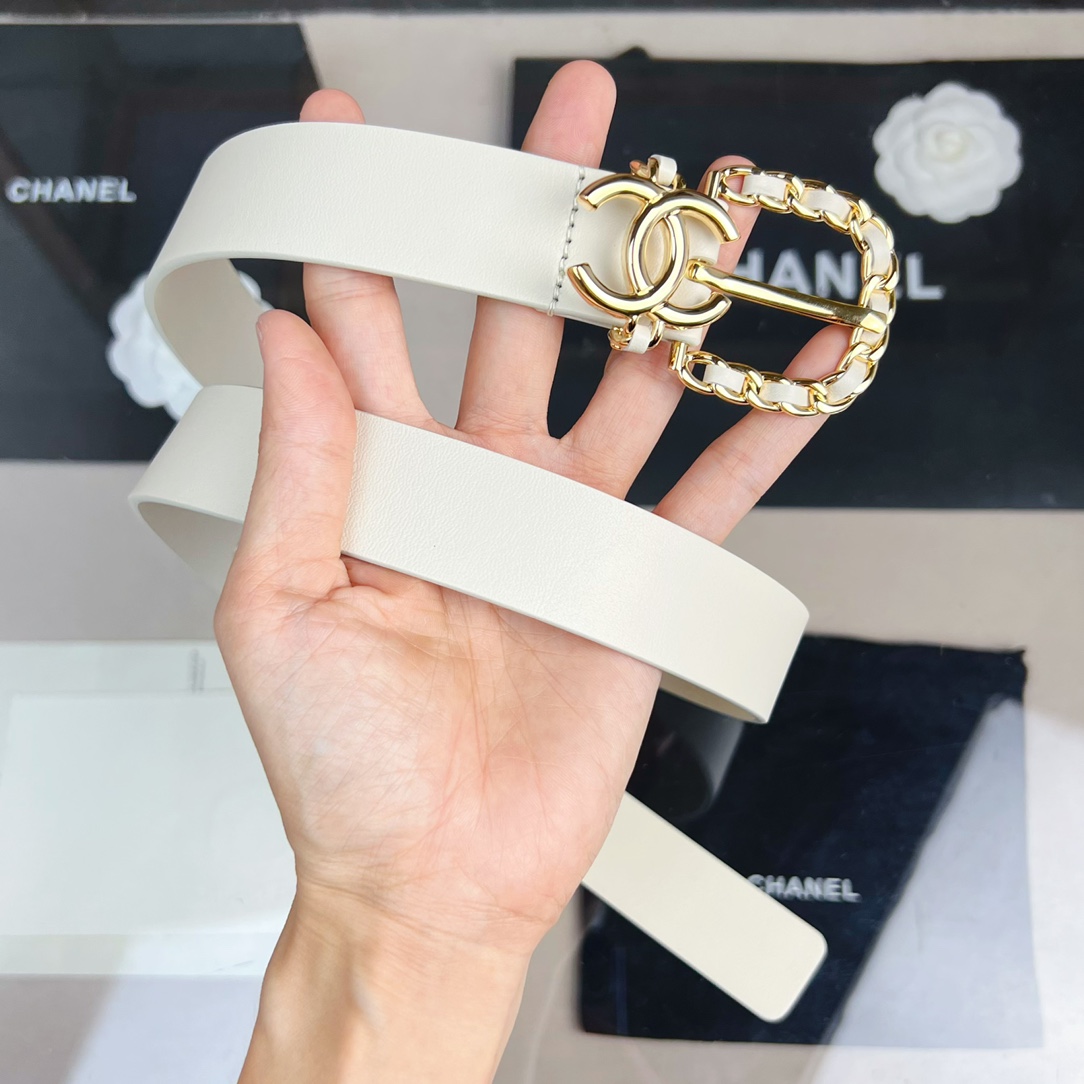 𝗖𝗛𝗔𝗡𝗘𝗟 Classic denim blue belt