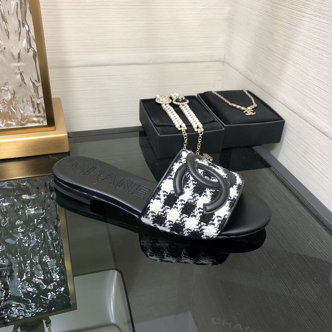 CHANEL 2023 spring and summer latest electric embroidery honey slippers Imported leather outsole