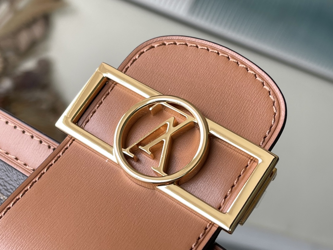 𝐋𝐎𝐔𝐈𝐒 𝐕𝐔𝐈𝐓𝐓𝐎𝐍    M45959