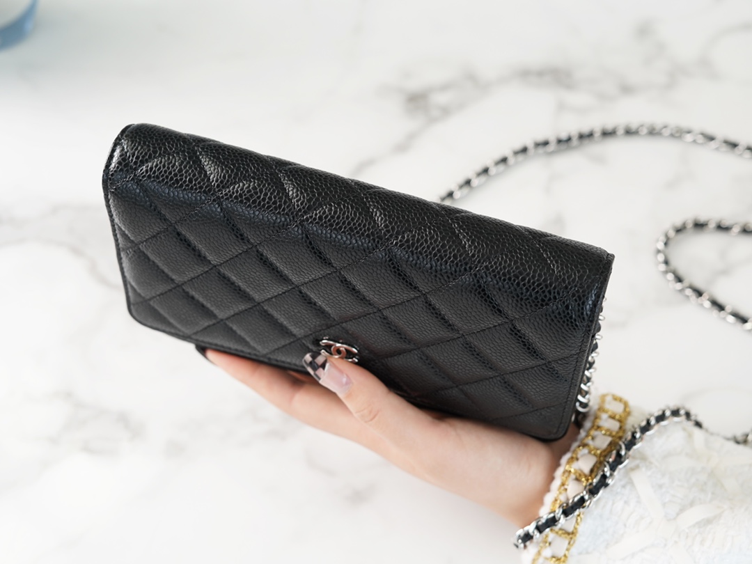 Chanel 𝑾𝒐𝒄 hair bag (press button version) leather black cow silver