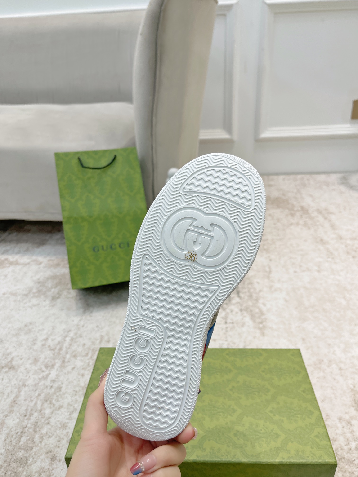 Gucci new upgraded small dirty shoes couple models