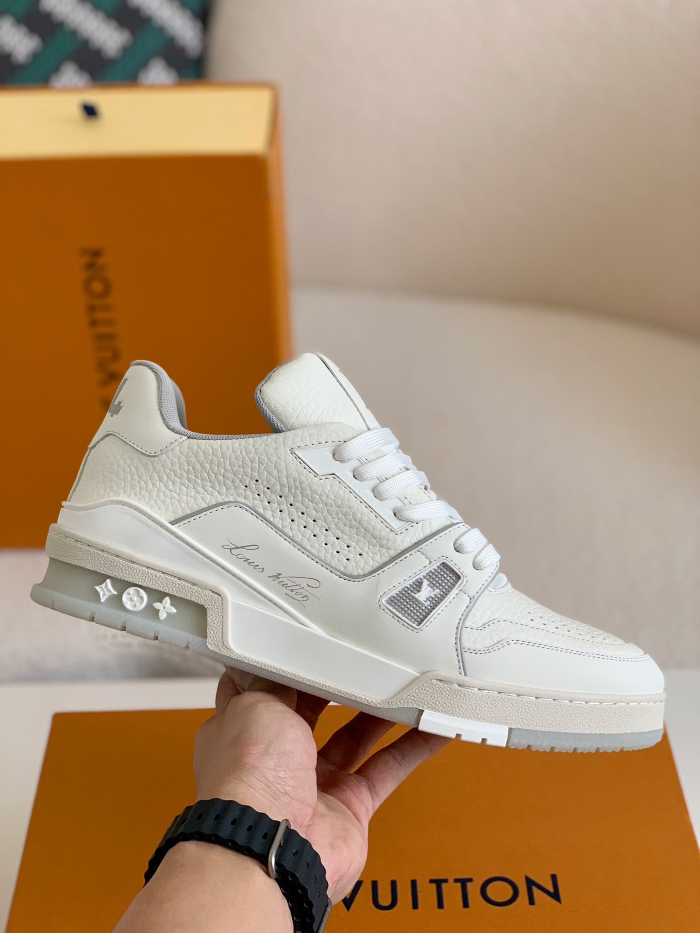 LOUIS VUITTON TRAINER Sneakers Top quality