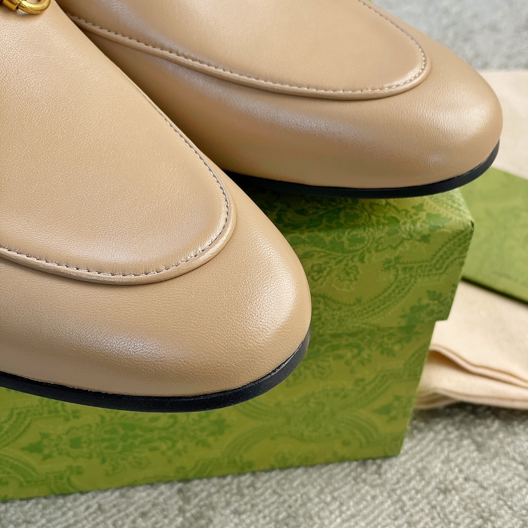 Gucci Super classic leather style mixed sheepskin leather leather sole horsebit buckle single shoes skin tone