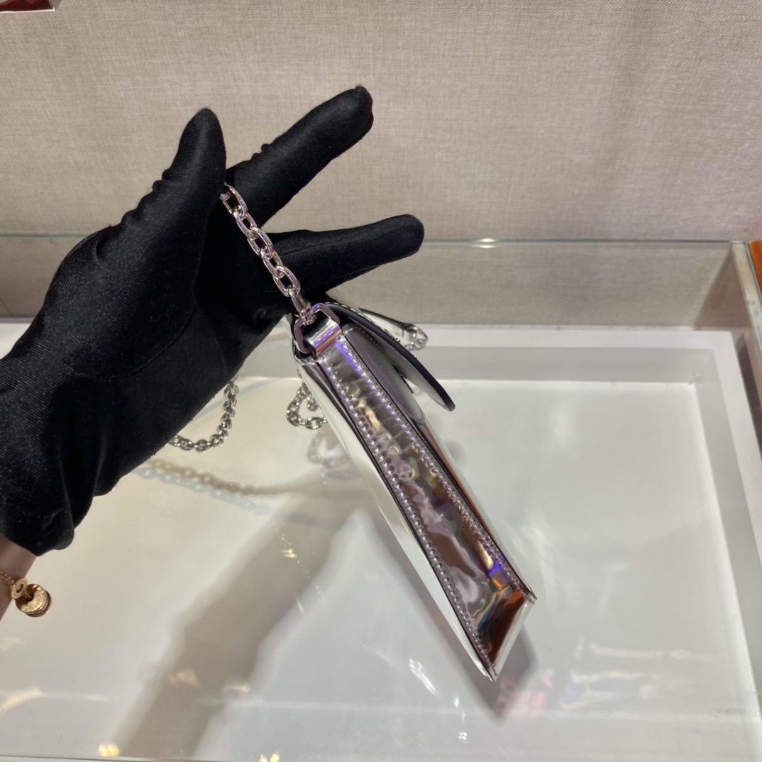 𝐏𝐑𝐀𝐃𝐀  New mobile phone bag 1BH185