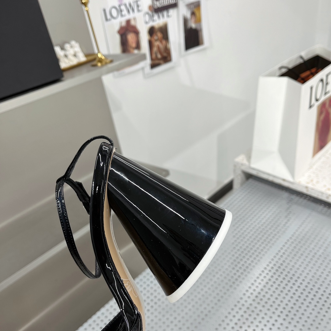 𝐓𝐇𝐄 𝐀𝐓𝐓𝐈𝐂𝐎｜𝟐𝟎𝟐𝟐/𝐒𝐒 𝐧𝐞𝐰 The Attico 2022/fw Venus Collection Lace-up heels