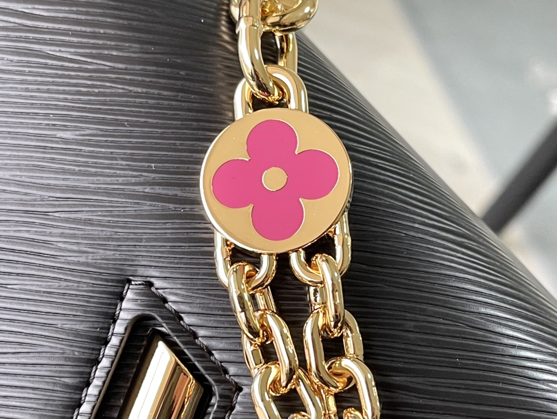 𝐋𝐎𝐔𝐈𝐒 𝐕𝐔𝐈𝐓𝐓𝐎𝐍    M21606