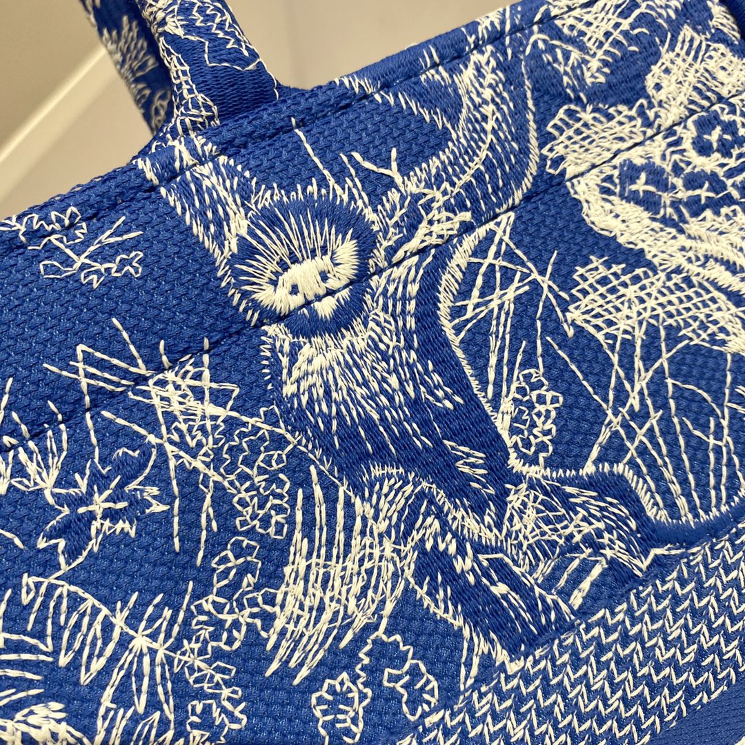 DIOR TOTE Tiger Embroidery Fluorescent Collection