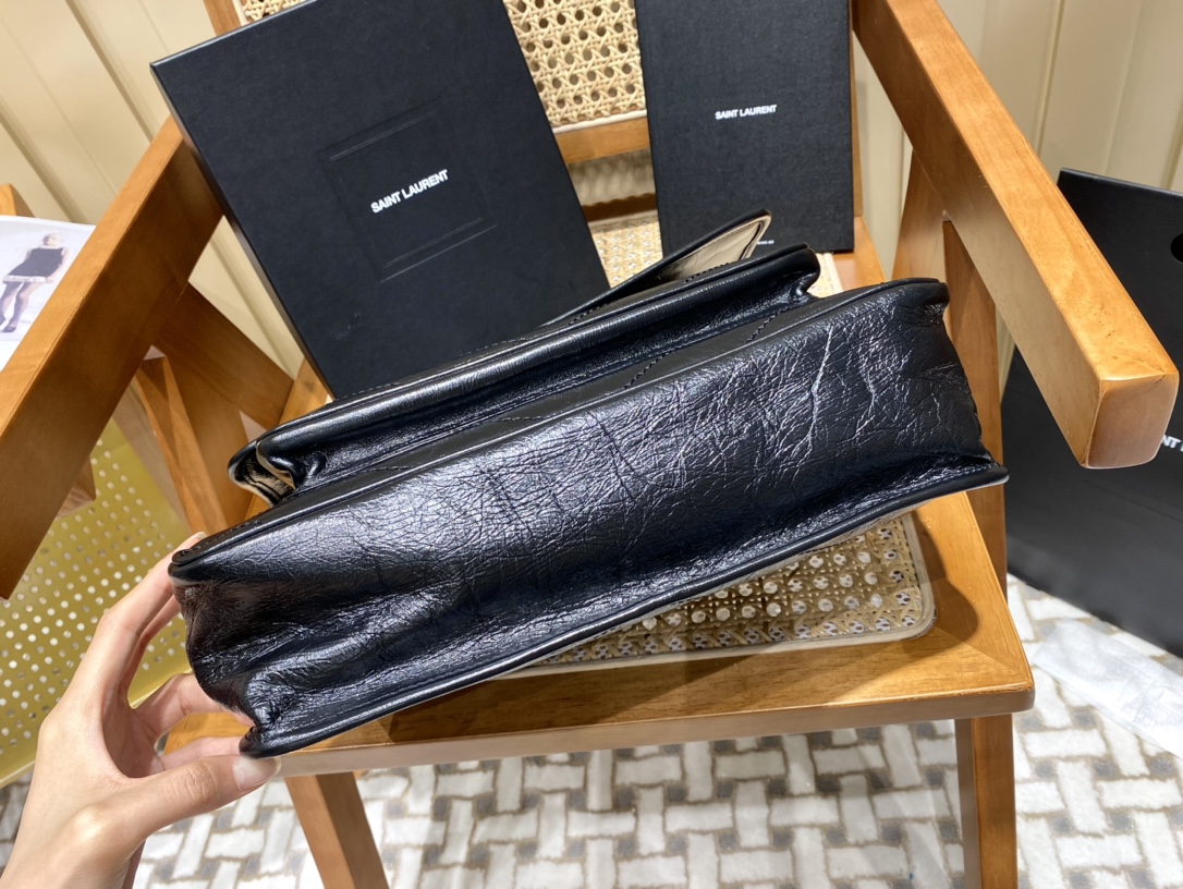 SAINT LAURENT  𝑵𝒊𝒌𝒊 𝑳𝒂𝒓𝒈𝒆_𝟯𝟮𝒄𝒎 #498830