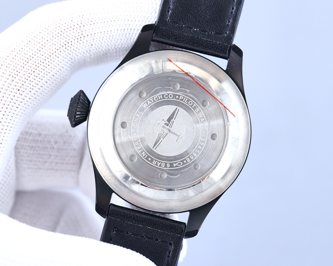 IWC- Presented in a purer design Built-in automatic mechanical movement