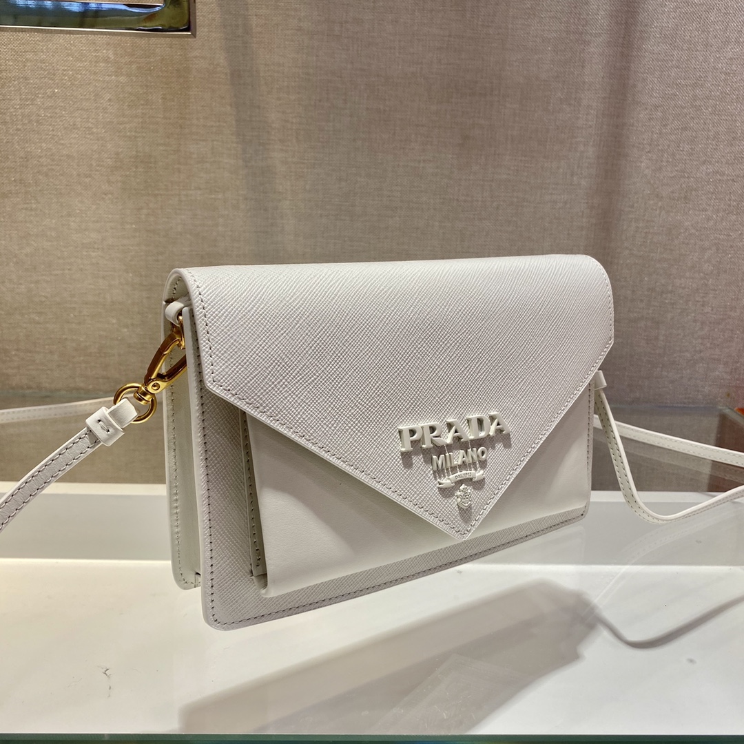 𝐏𝐑𝐀𝐃𝐀 Crossbody bag 1BP020