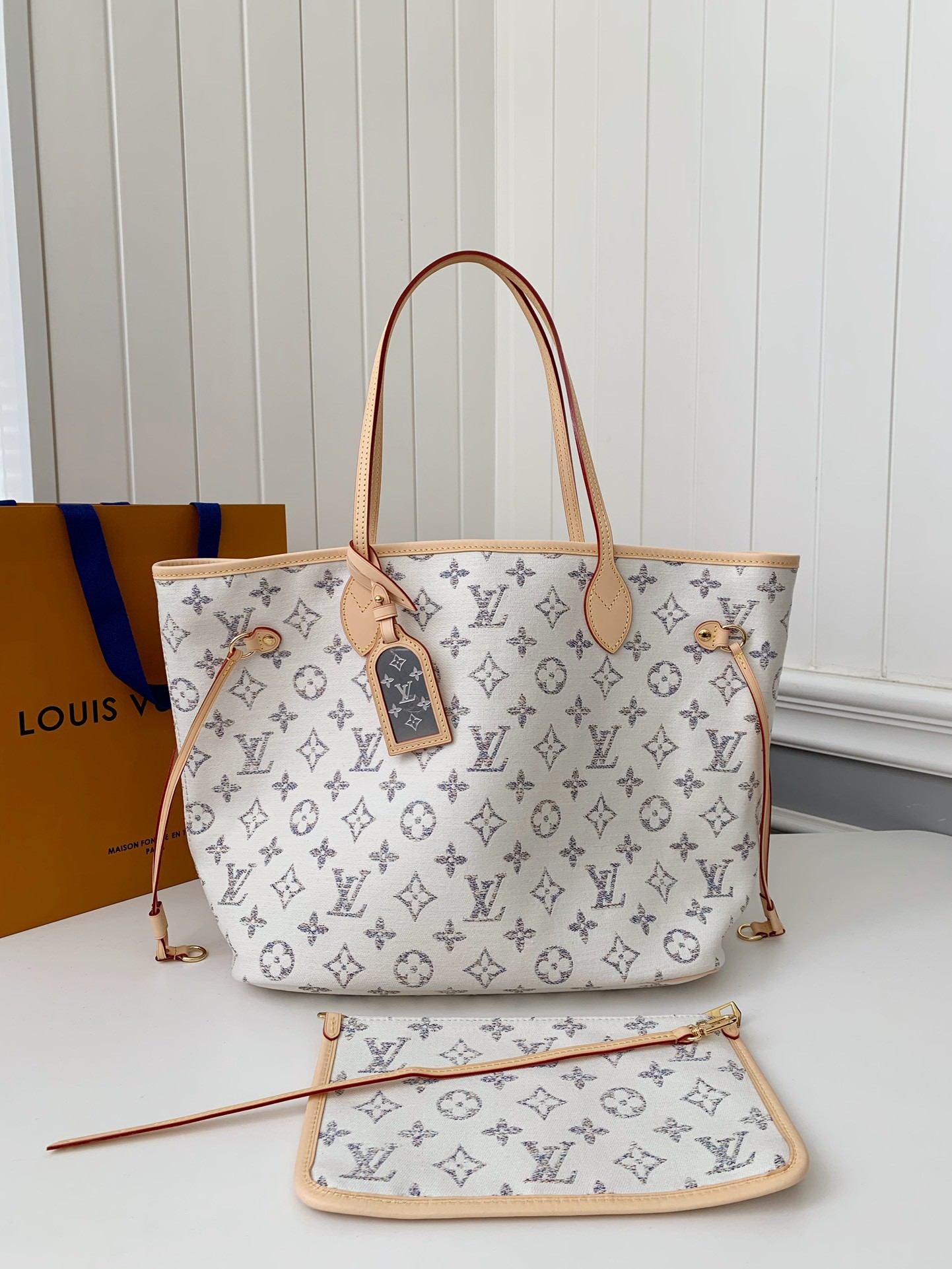 Louis Vuitton Neverfull medium handbag M24905 Size：31*28*14cm