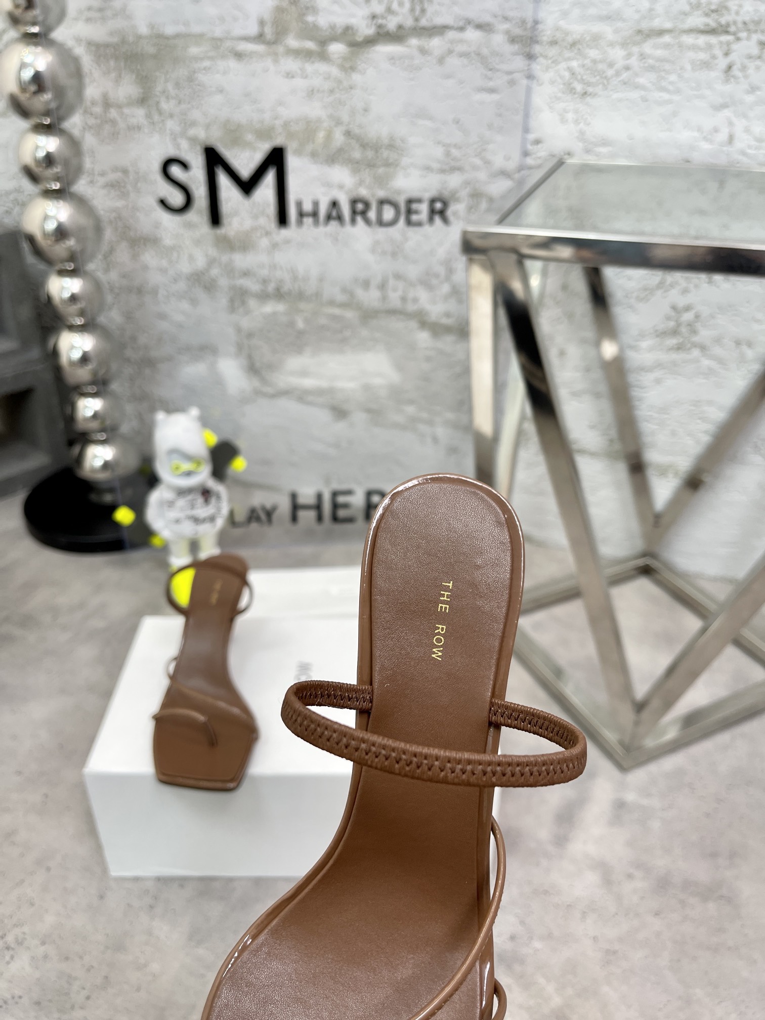 𝐓𝐡𝐞 𝐫𝐨𝐰｜𝟐𝟎𝟐𝟑/𝐒𝐒 𝐧𝐞𝐰 niche tide brand The row 2023 spring and summer new sexy thin strap cat heel sandals