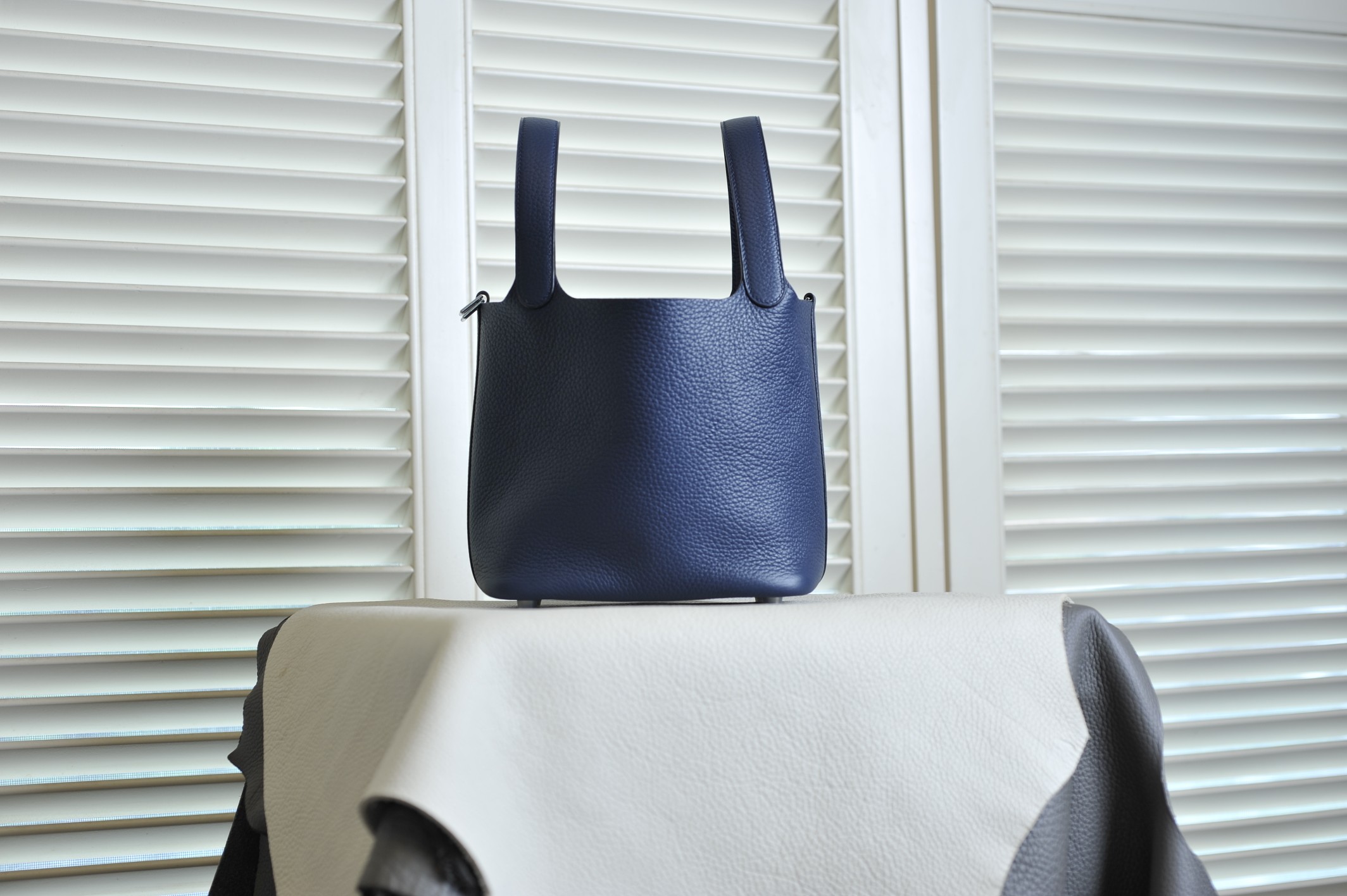 picotin18 midnight blue silver buckle TC leather