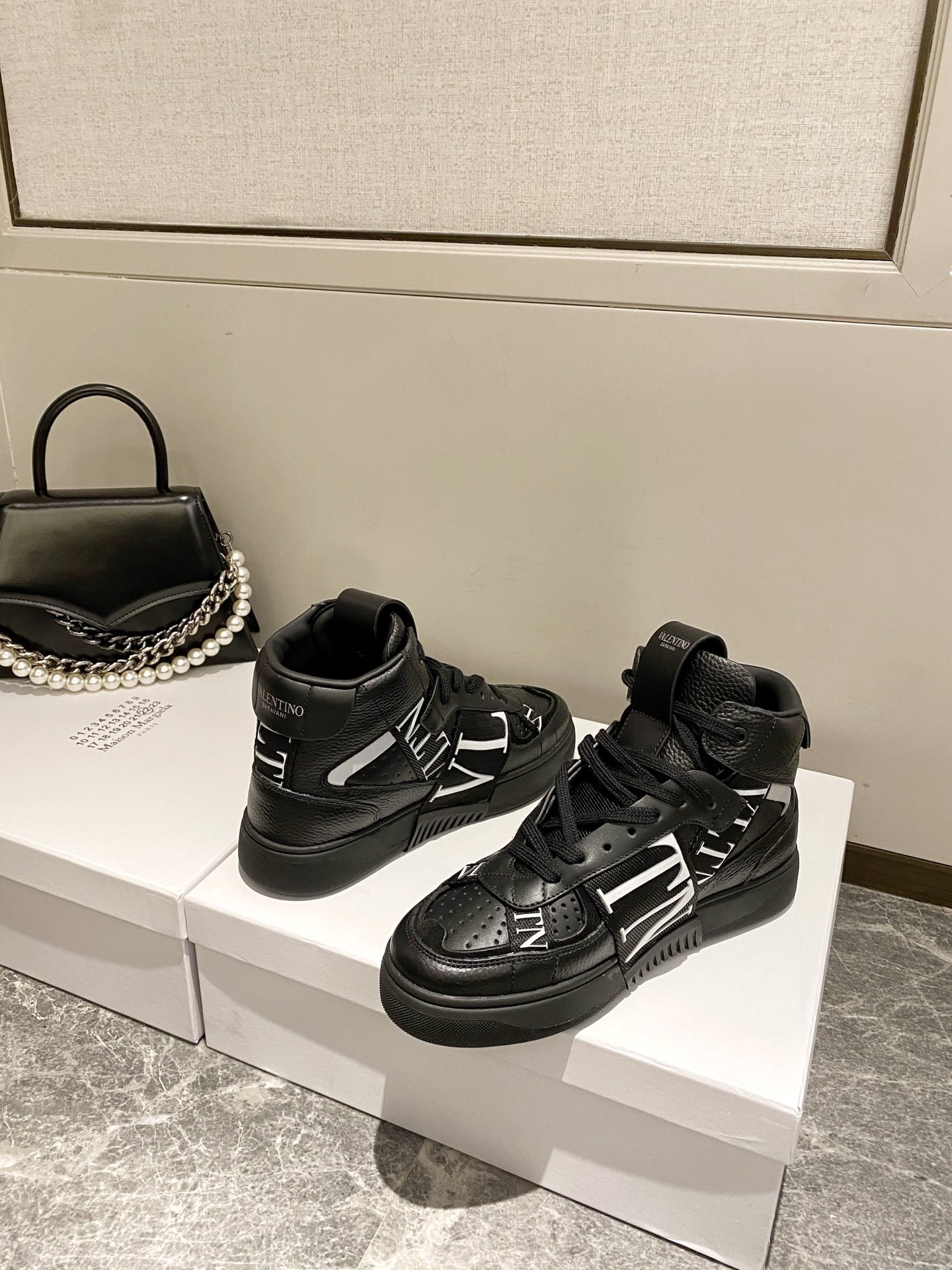 【Valentino】Valentino 2020 new high-top sneakers couple models on the new high end quality