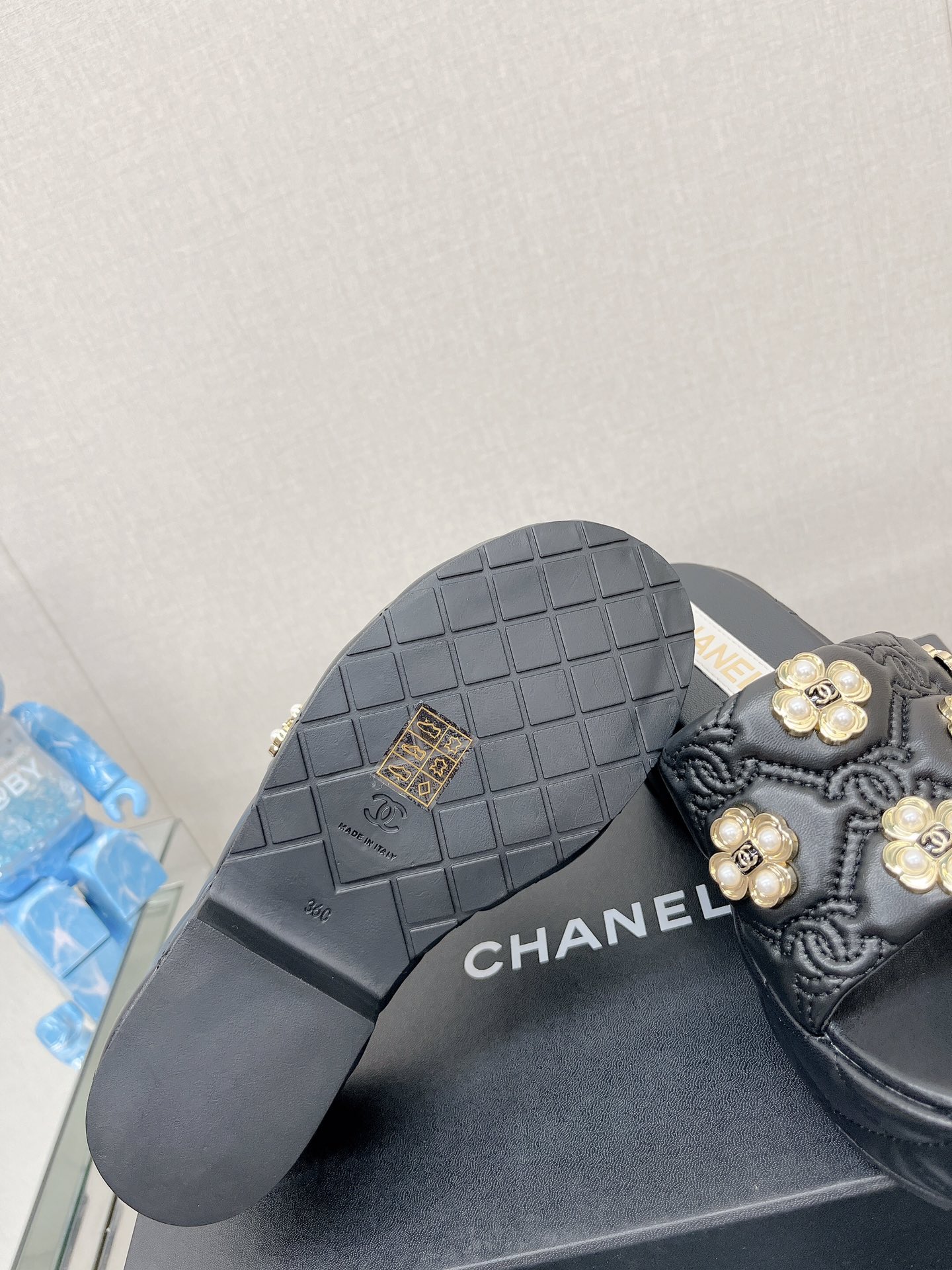 CHANEL water table thick bottom pearl flower slippers original rubber sole