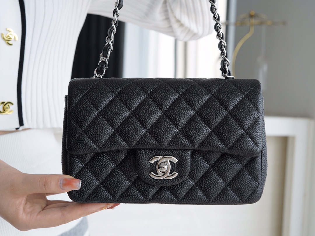 𝐂𝐇𝐀𝐍𝐄𝐋 Classic Flap France 𝐇𝐚𝐚𝐬Original Lychee Pattern🐂 Classic Flap Bag Big 𝒎𝒊𝒏𝒊🔆Black Silver🖤