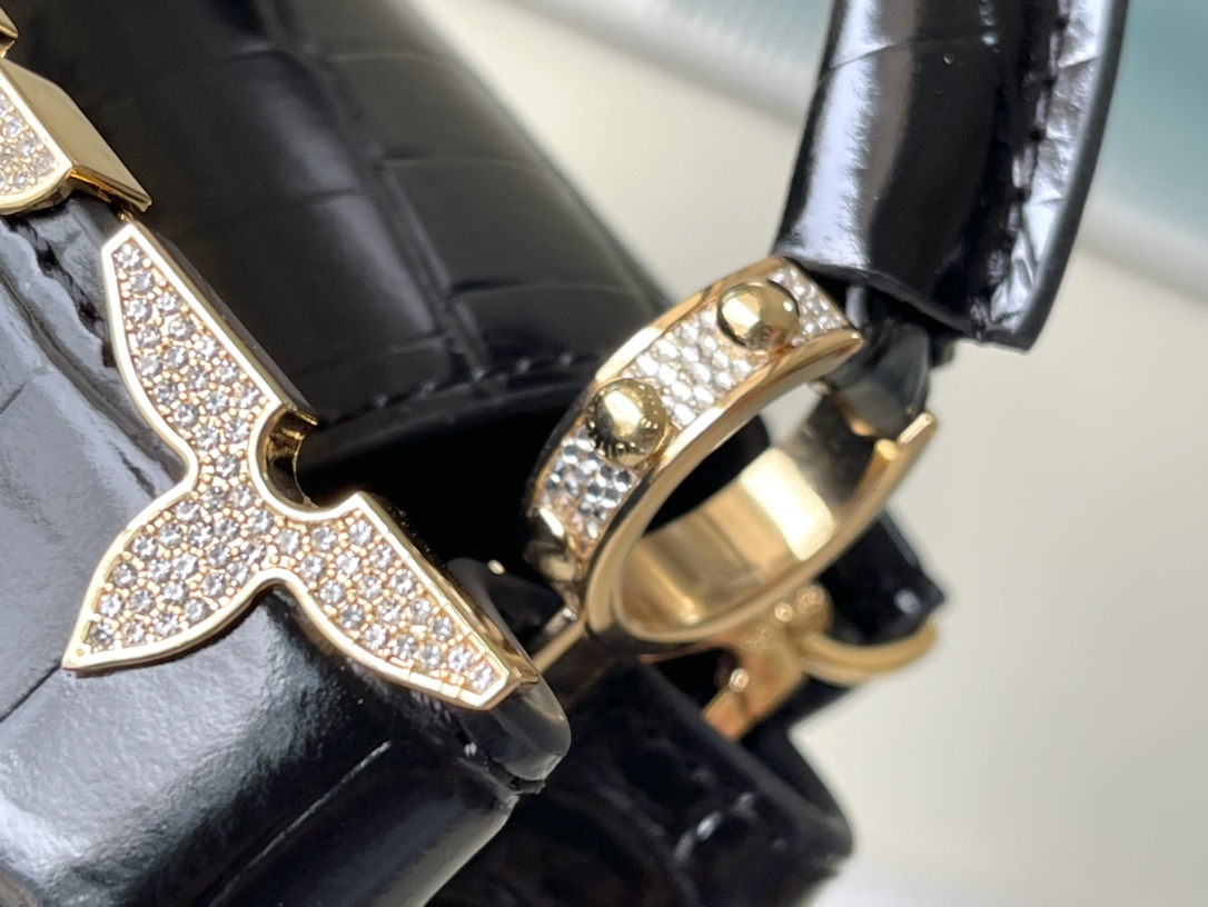 𝐋𝐎𝐔𝐈𝐒 𝐕𝐔𝐈𝐓𝐓𝐎𝐍   M51783