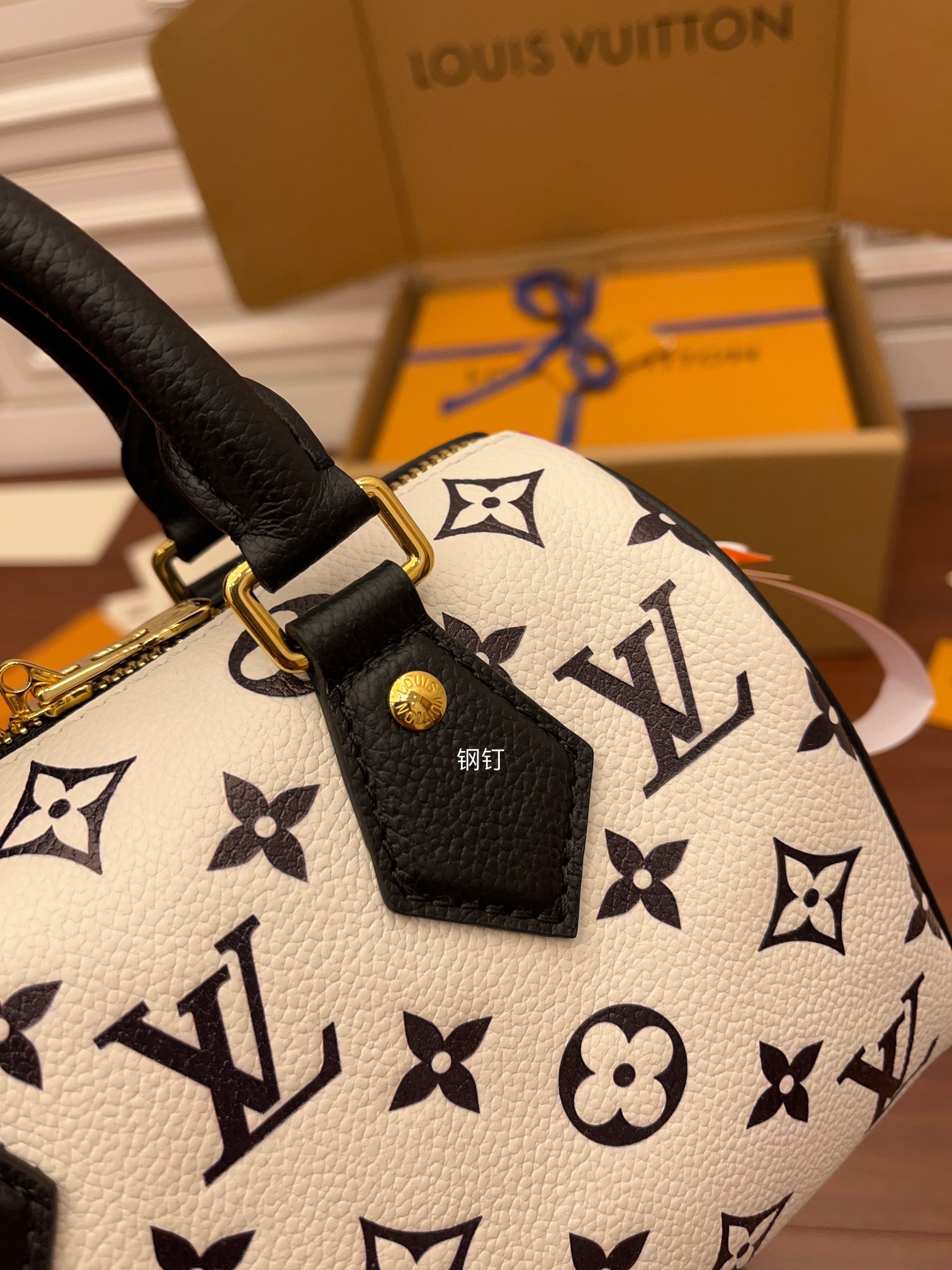 Louis Vuitton M46088