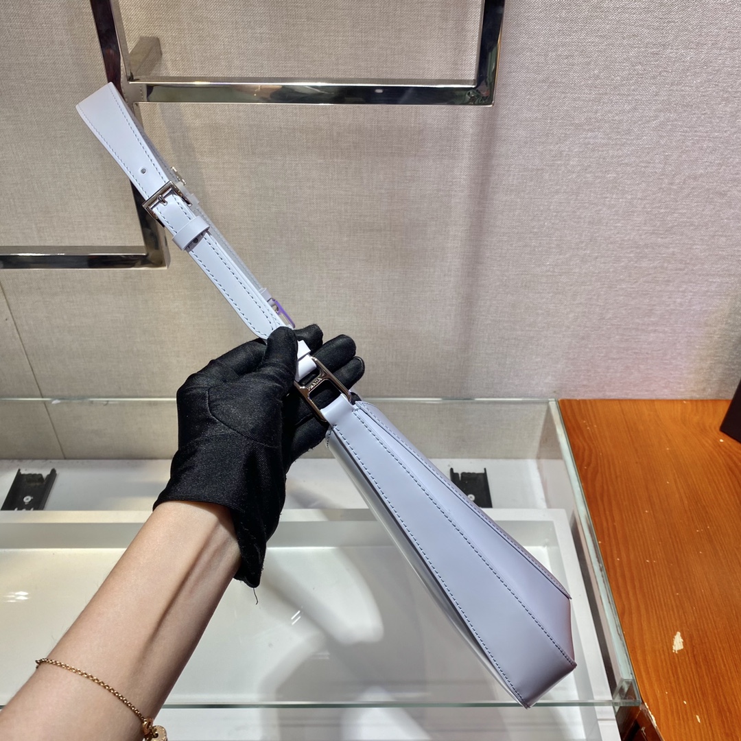 𝐏𝐑𝐀𝐃𝐀  Large Double Shoulder Strap Underarm Bag