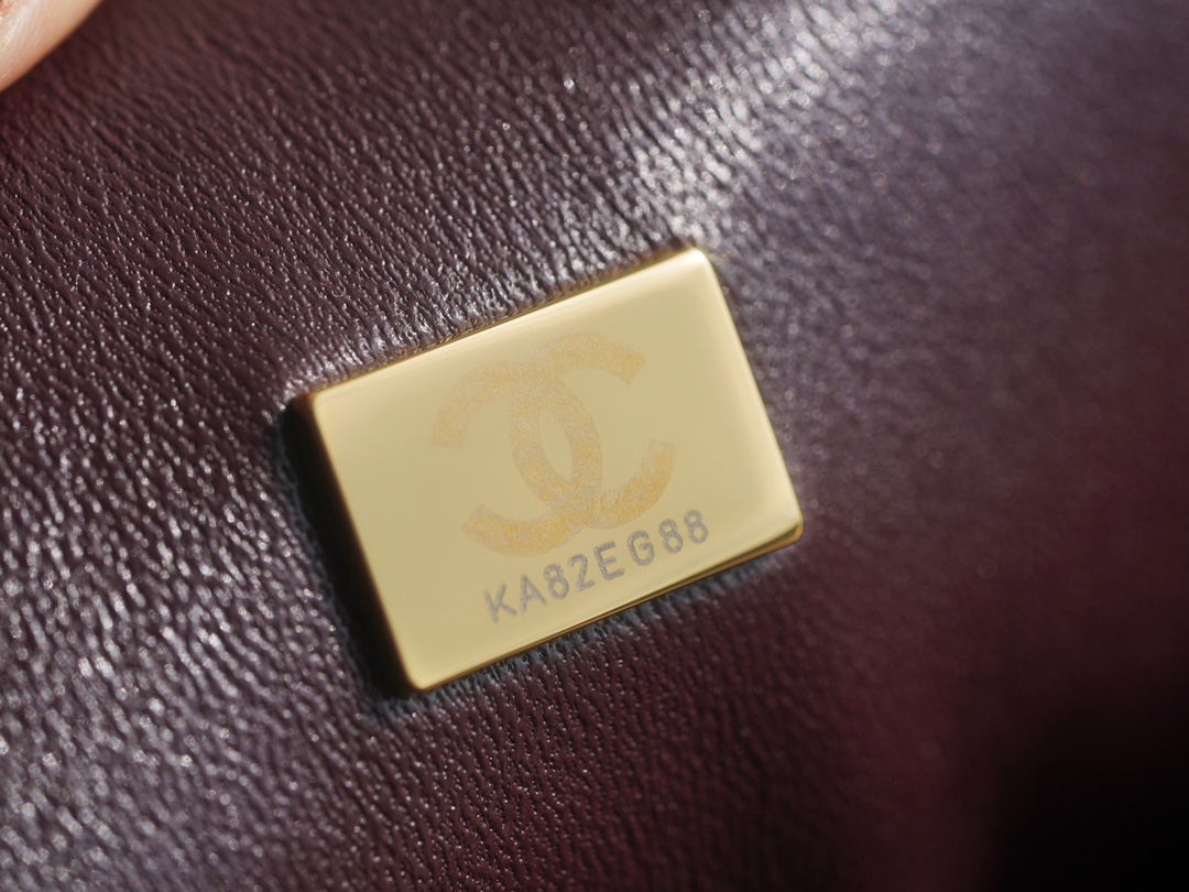 𝗖𝗵𝗮𝗻𝗲𝗹 Replica ❷. ❺❺ Italian [Montebello] Calfskin Small  Black Gold