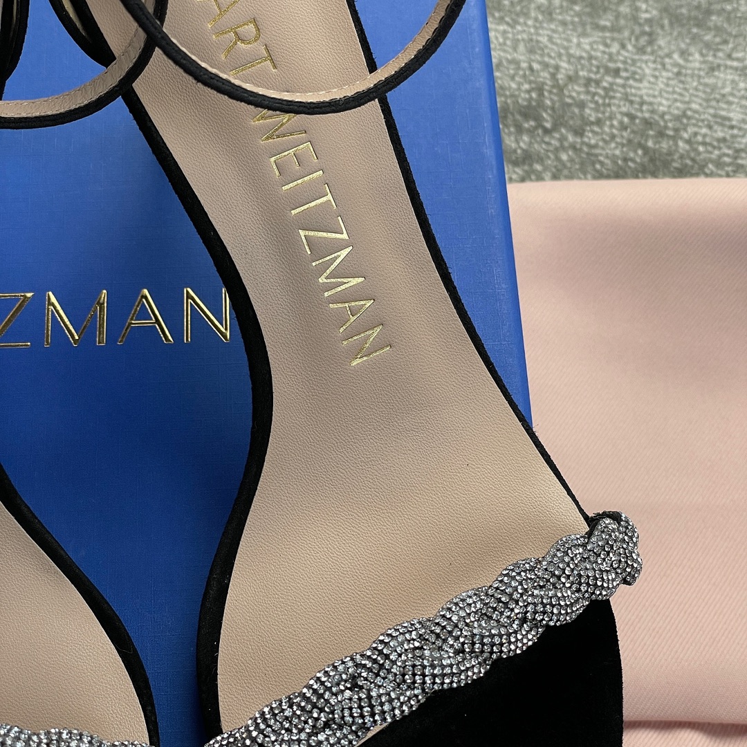 Stuar*t weitzma*n sandals