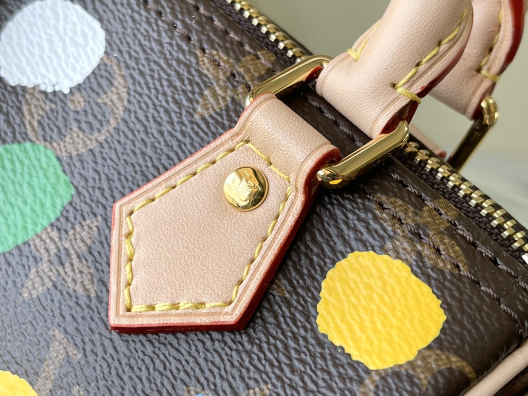 𝐋𝐎𝐔𝐈𝐒 𝐕𝐔𝐈𝐓𝐓𝐎𝐍   M81979