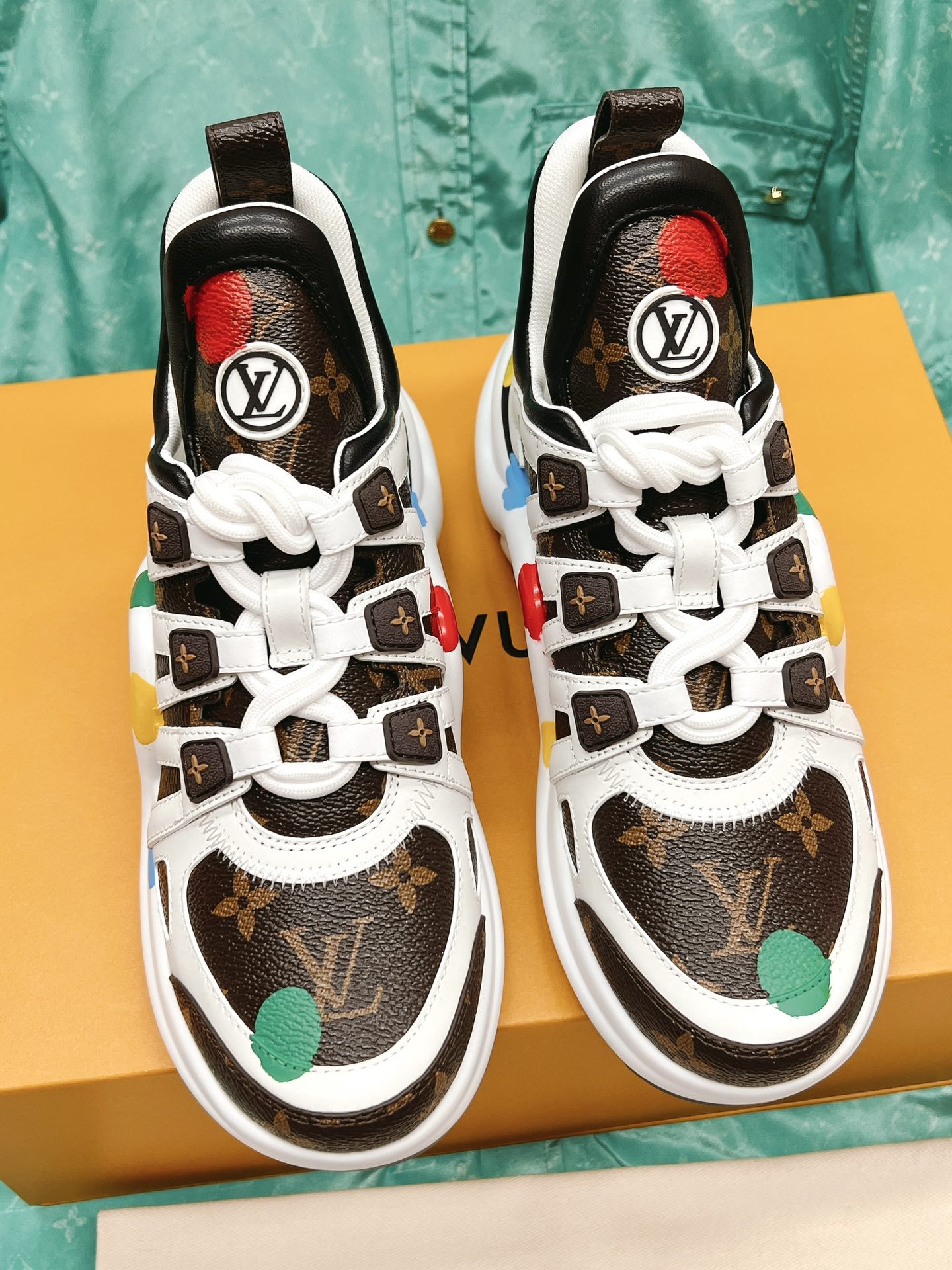 Louis Vuitton 2023 new color series old shoes
