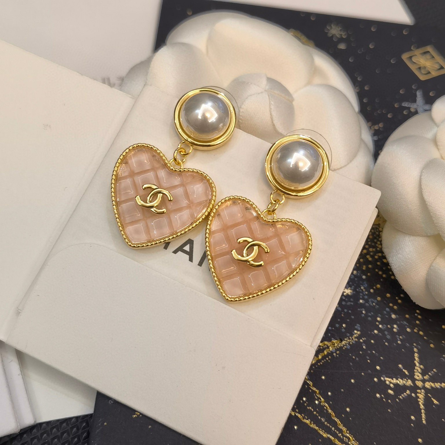 CHANEL🇫🇷Xiaoxiang pink crystal letter love pearl crystal diamond letter earrings