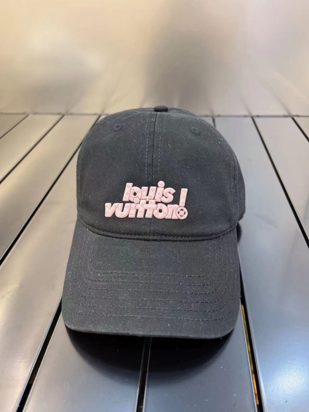 LOUIS VUITTON  baseball cap