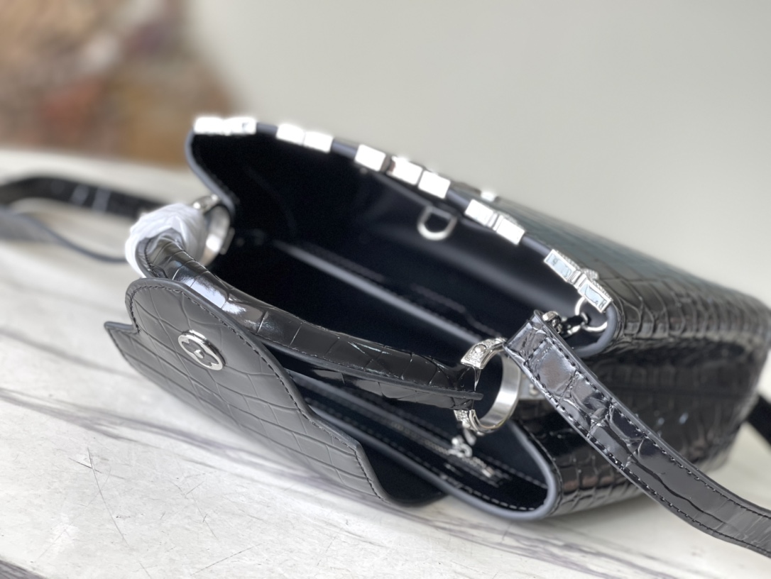 𝐋𝐎𝐔𝐈𝐒 𝐕𝐔𝐈𝐓𝐓𝐎𝐍   M51783