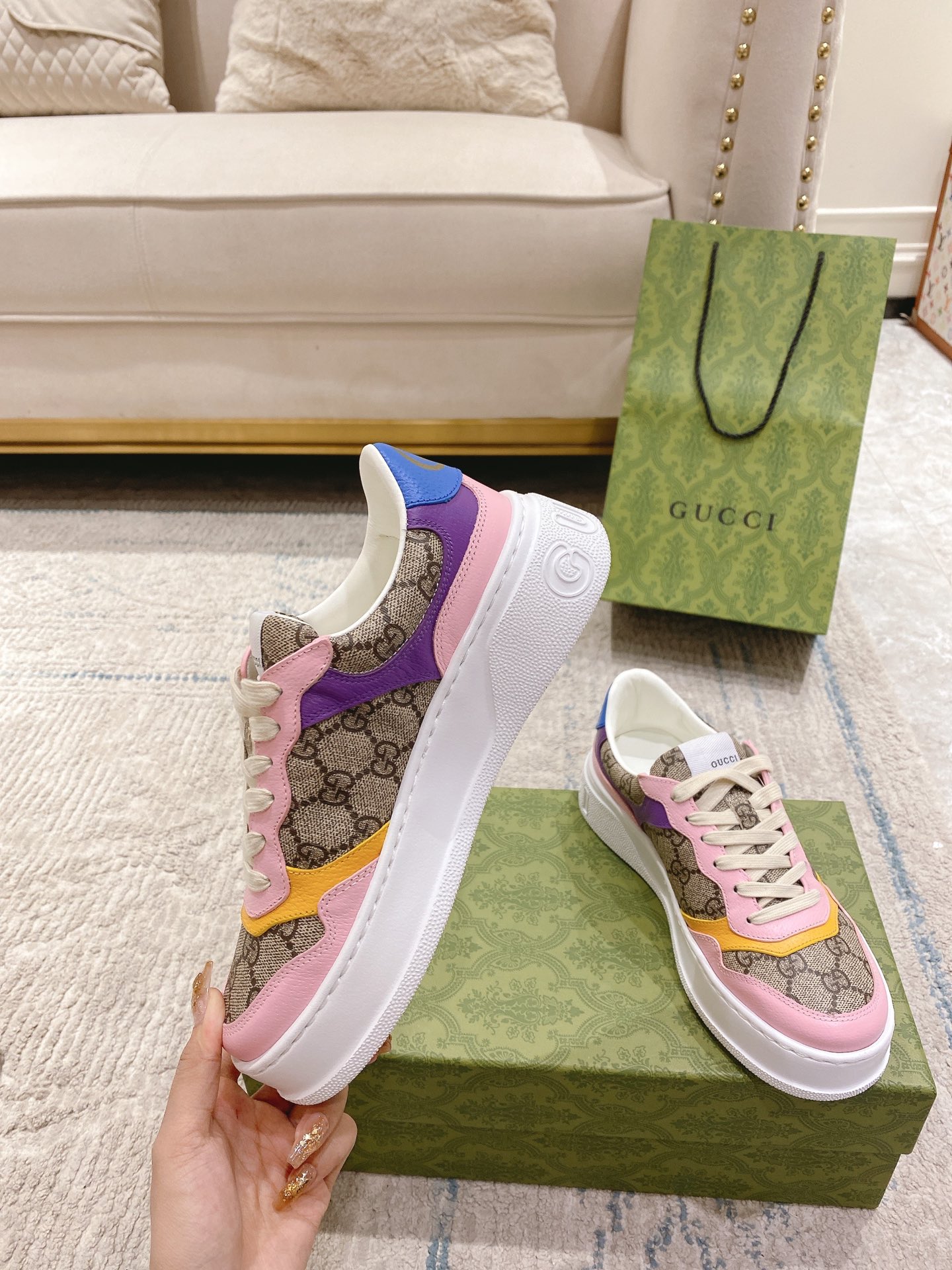 Gucci 𝟐𝟎𝟐𝟐ss new couple models 💑 full series of thick-soled white shoes