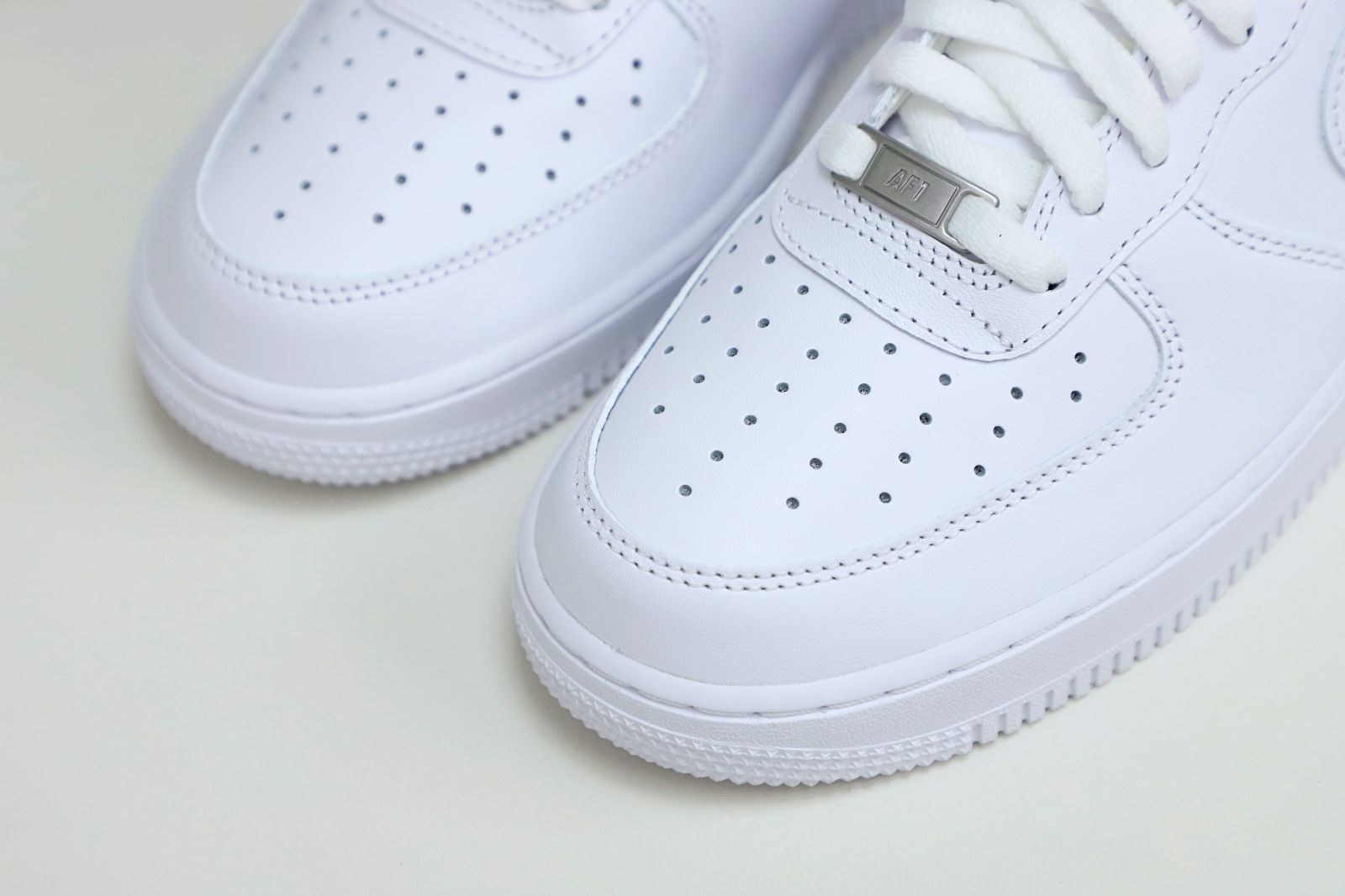Nike Air Force 1 Low Triple White