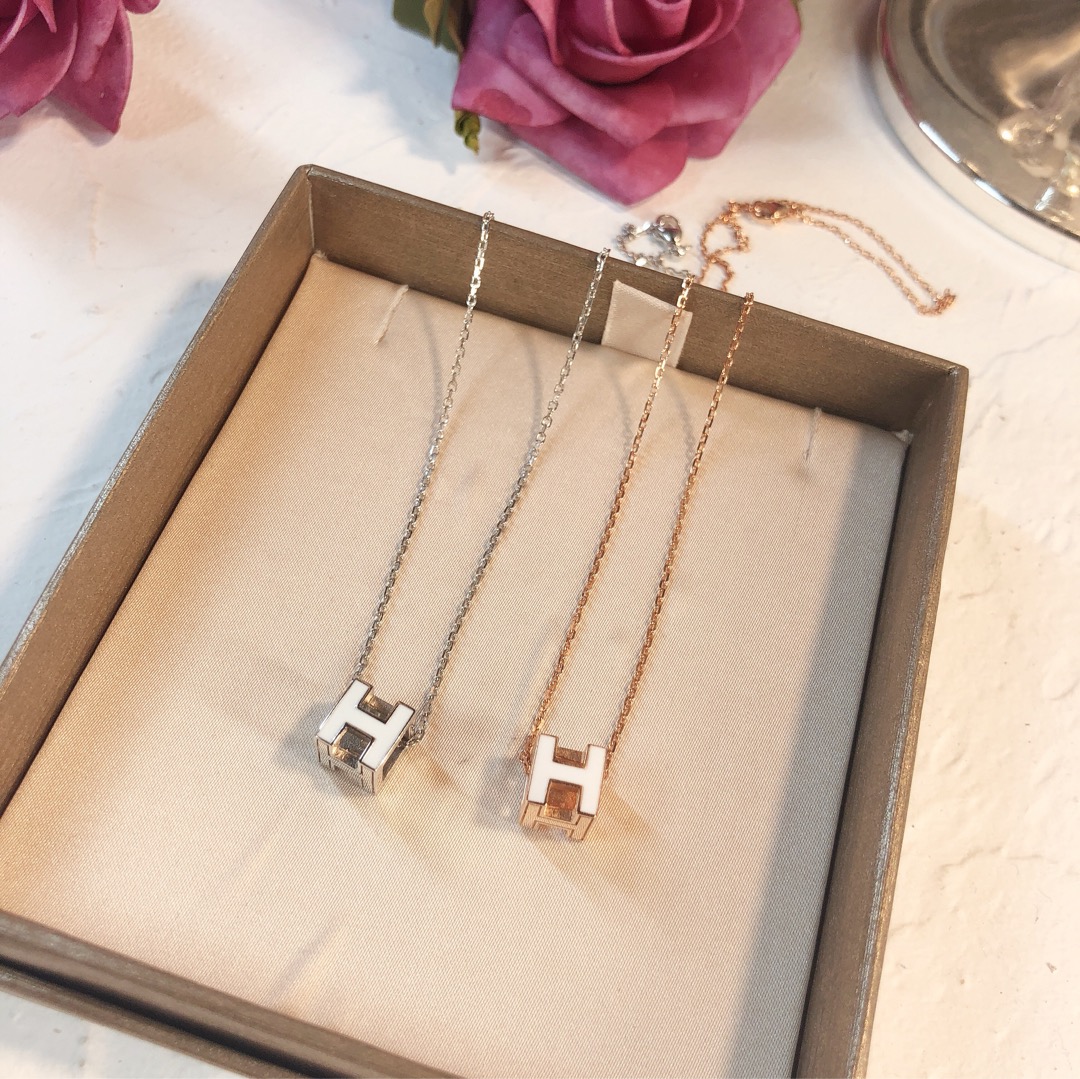 Hermes necklace