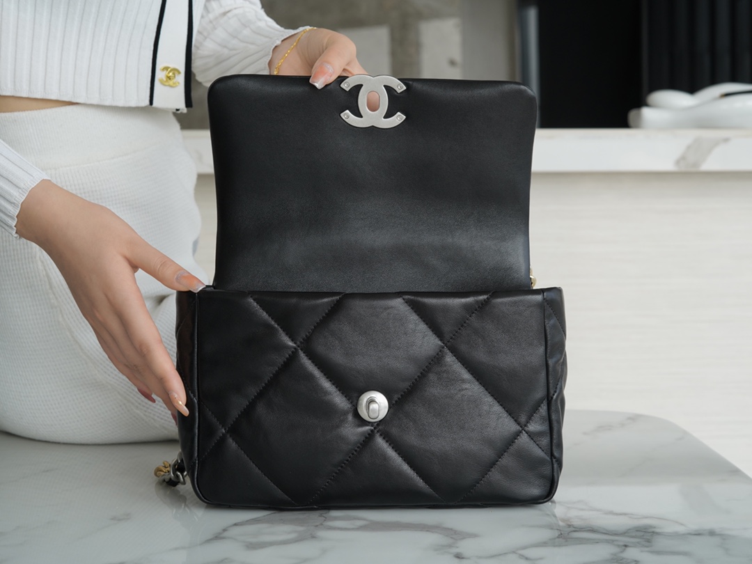 𝗖𝗛𝗔𝗡𝗘𝗟 ❶❾ 𝗕𝗔 𝗚 Original lambskin series ❥ Genuine leather ❥ Small ❥22c New version silver with accessories Black