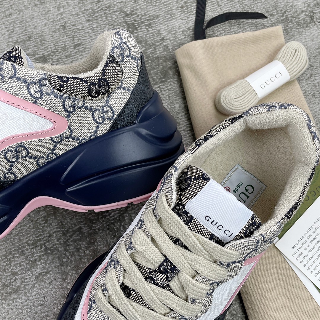 Gucci Pops This collection has a lot of flora and fauna elements Original material