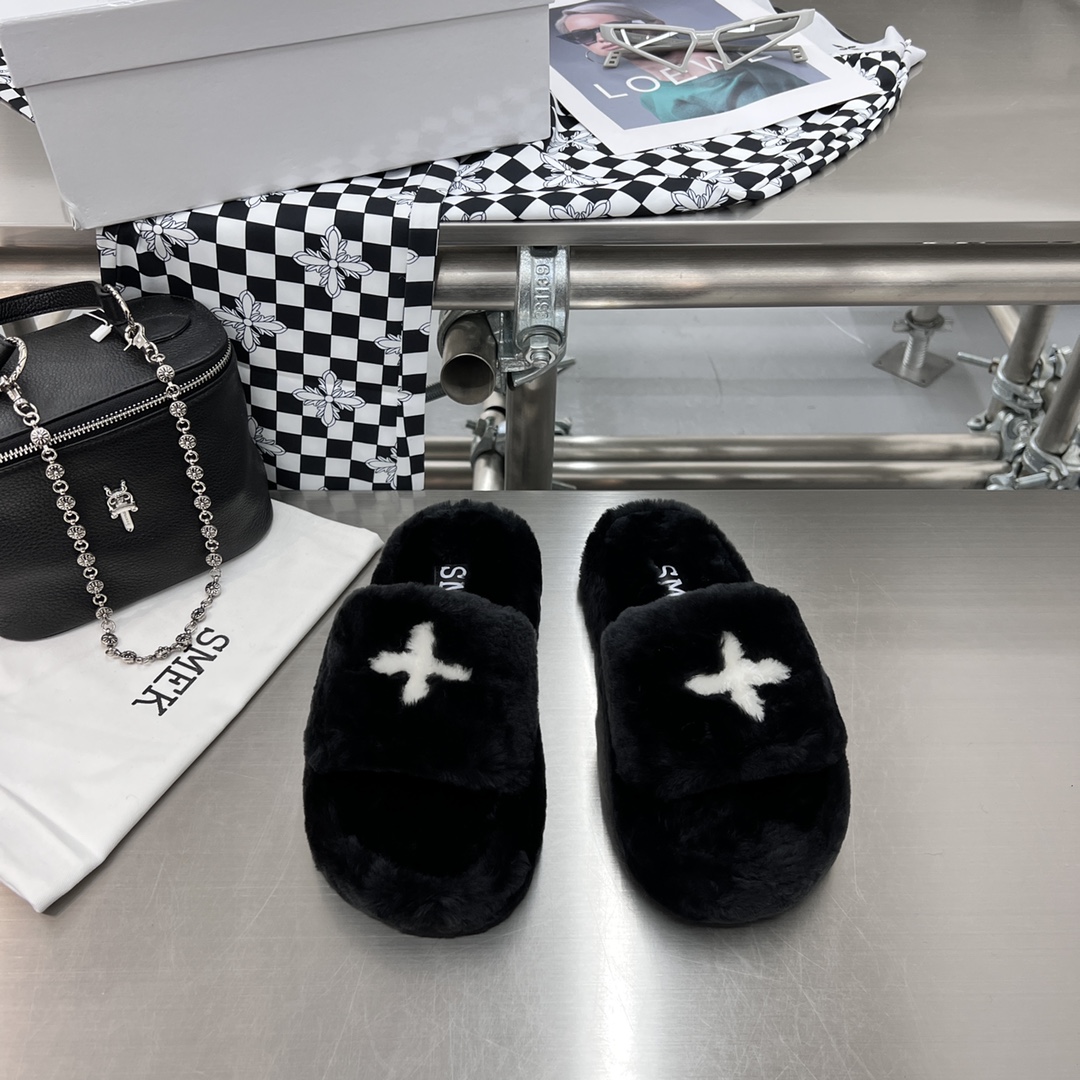 𝐒𝐌𝐅𝐊｜𝟐𝟎𝟐𝟐/𝐒𝐒 𝐧𝐞𝐰 Thick sole woolen slippers Sheepskin padded feet logo clearly visible Customized rubber non-slip outsole